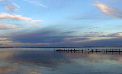 达里诺尔湖风景图