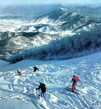 松花湖滑雪场风景图