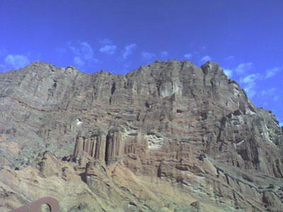 天山神秘大峡谷风景图