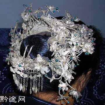 银饰-苗族女人离不开的穿戴