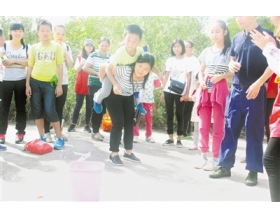 广安社区开展亲子户外游活动：老少乐开怀