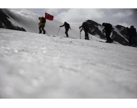 户行天下 近观青海－－青海打造“世界级高原户外运动胜地”