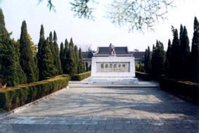 杨根思烈士陵园