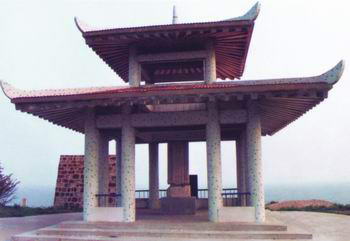 张学良筑港纪念碑