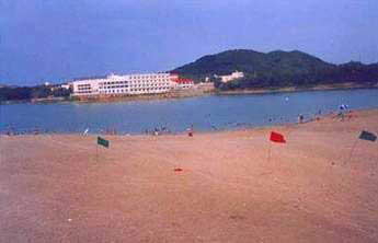 沙滩浴场