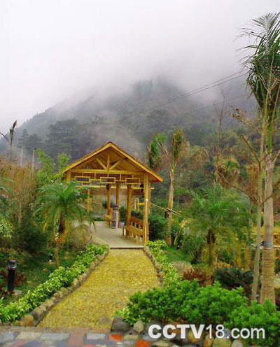 燕峰峡温泉漂流度假村