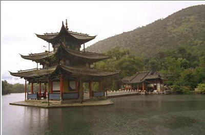 玉泉公园（黑龙潭）