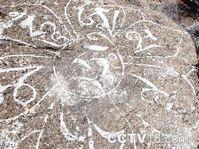 古老的八宿嘎学岩画