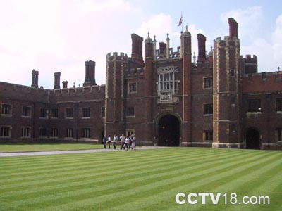 汉普顿宫（HAMPTON COURT PALACE)