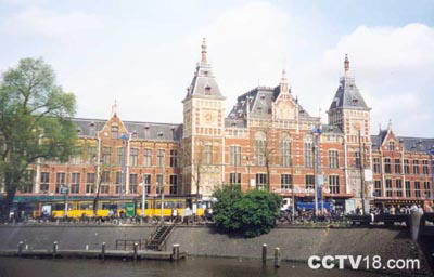 霍伦.梅德布雷克