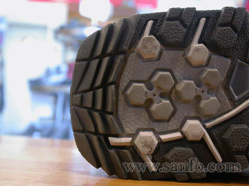 从户外鞋底的花纹看用途[图]