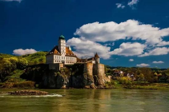 点击图片进入下一页