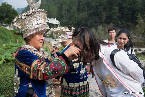 苗族13道拦门酒