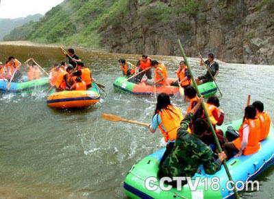 伊河漂流风景图