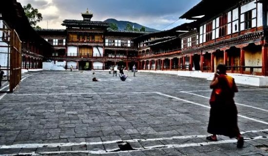 点击图片进入下一页