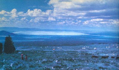 巴里坤湖风景图